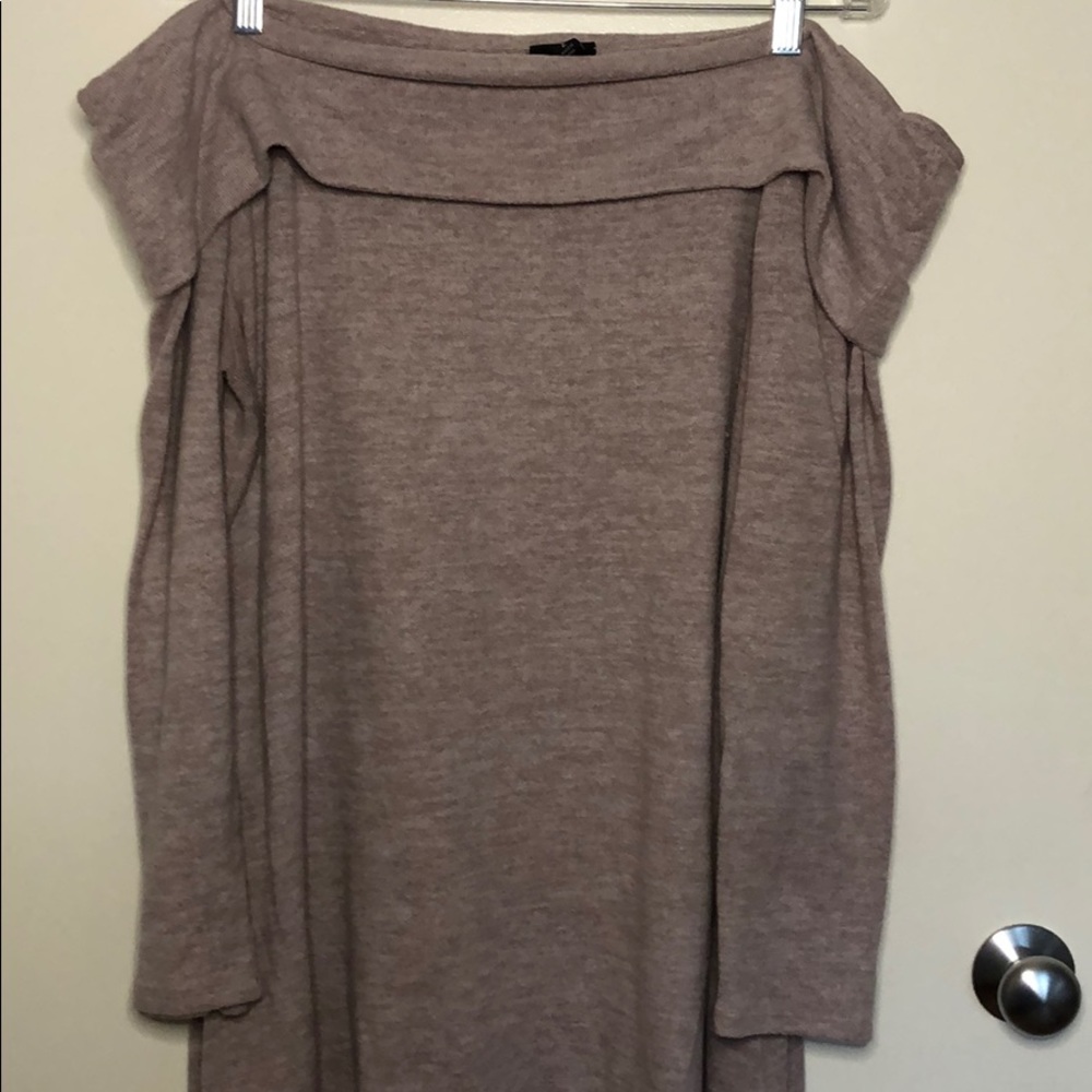 Torrid - Size 2 - Off The Shoulder Lounge Top